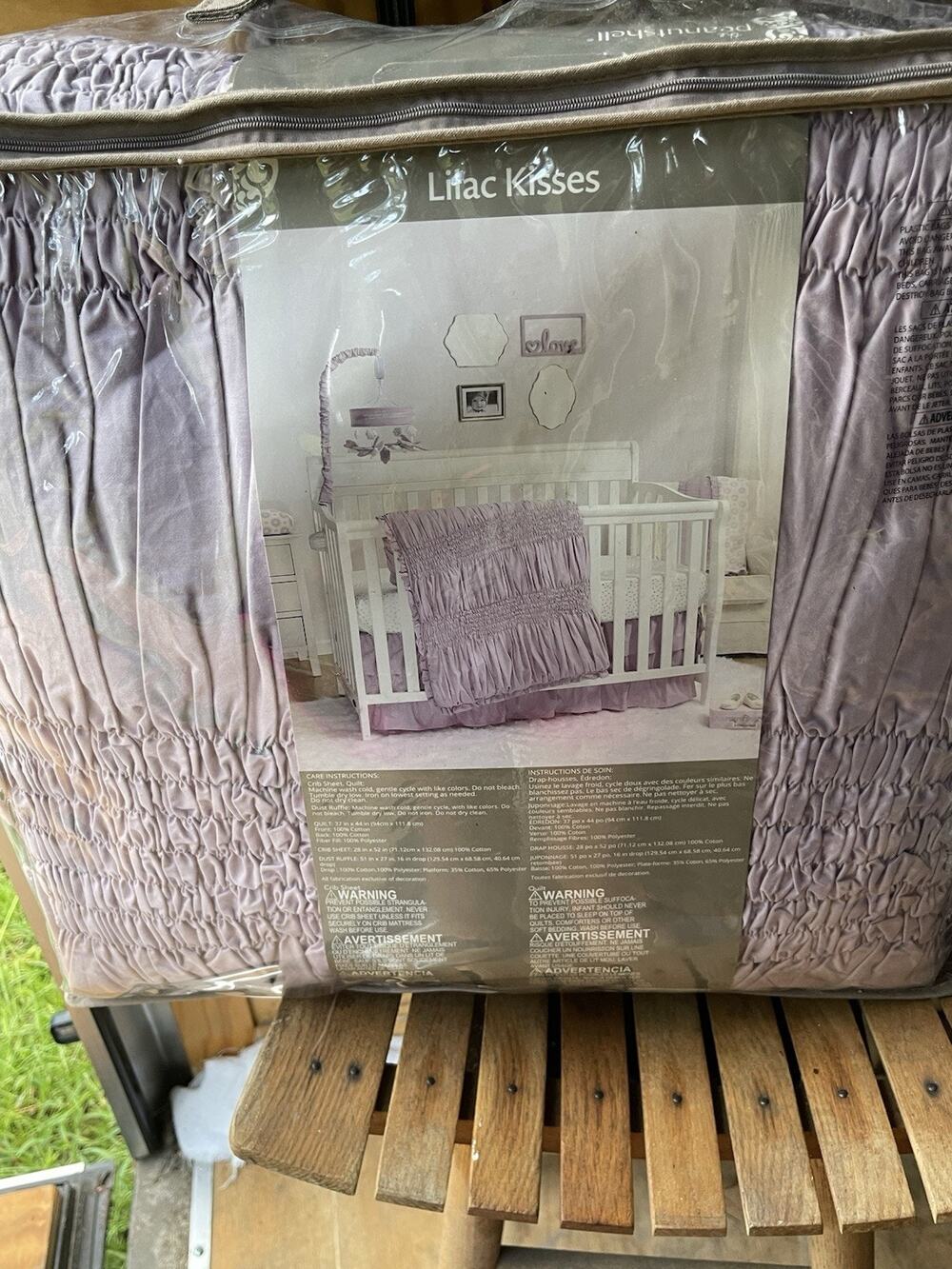 THE PEANUTSHELL 3 PC GIRL'S CRIB BEDDING SET. NEW. LILAC KISSES